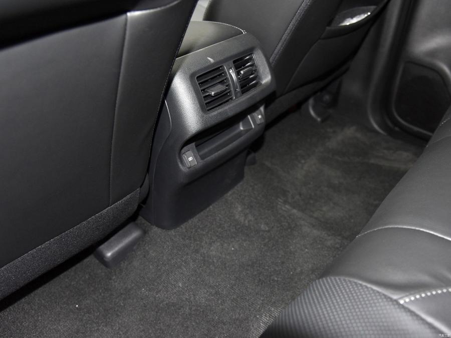 Детали интерьера Nissan Terra 2018 года  (CN) (фото 94 из 144)